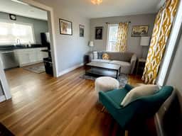 Cozy North Shore Cottage - GREAT location, Pet friendly!