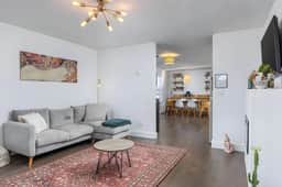 Trendy Downtown Cottage - 3BR, Pets Welcome!