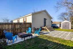 Trendy Downtown Cottage - 3BR, Pets Welcome!