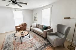 Clean & Cozy! 2BR, Pets welcome!