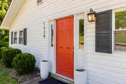 Kid-friendly 3/2 Home, 3 Mins to Downtown + Deck