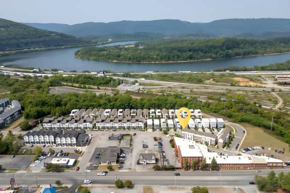 Southside Chatt Townhouse - GREAT Location!