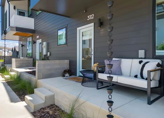 5★ Downtown Retreat | Mountain Views + Pet Friendly!