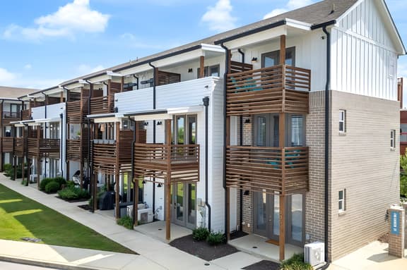 Southside Chatt Townhouse - GREAT Location!