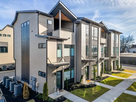 Southside Chatt Oasis - 3BR, 3BA Townhouse!